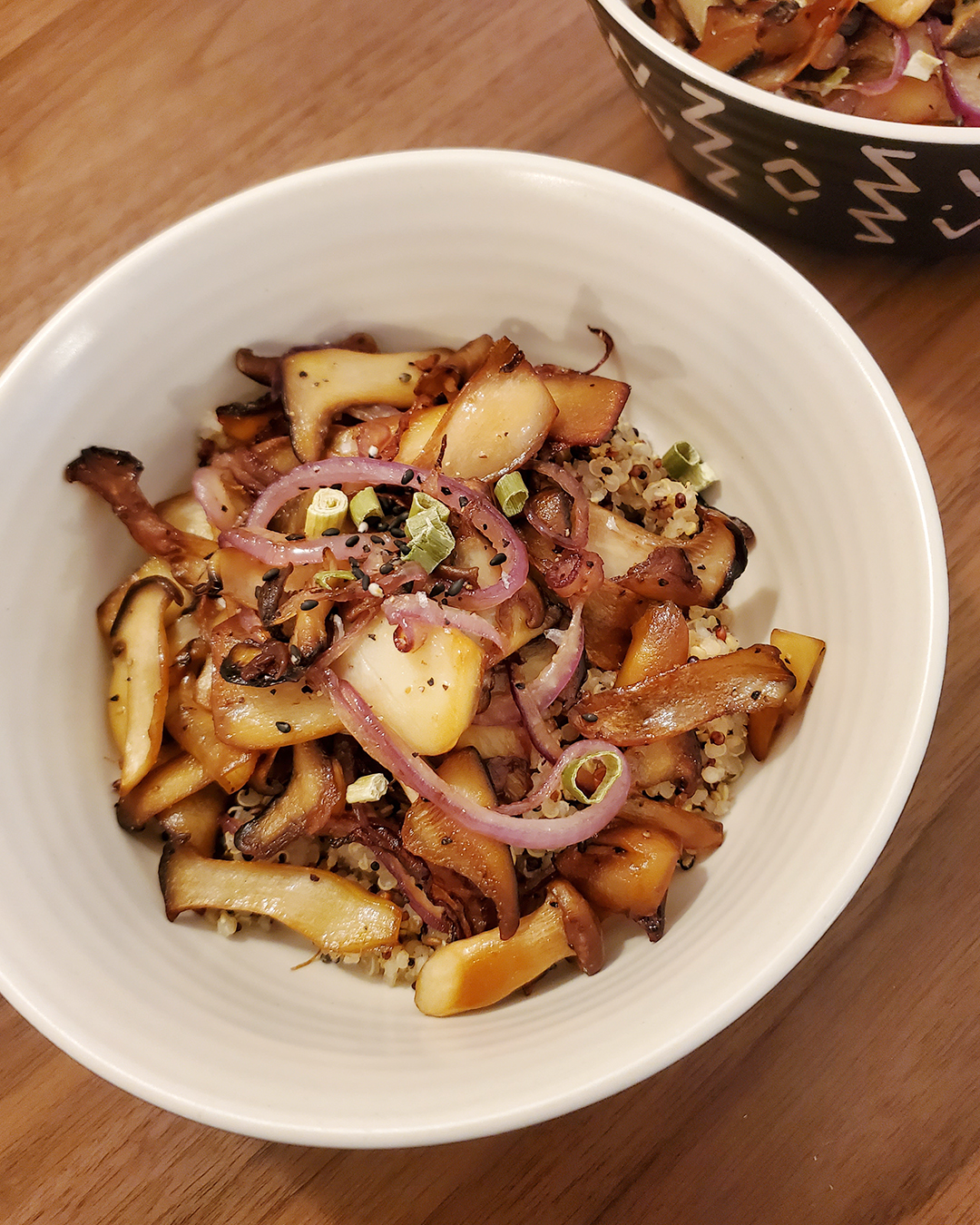 A trumpet mushrooms, onions and quinoa lunch recipe.